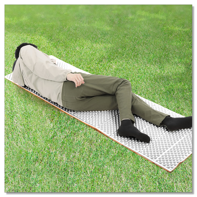キャンプ マット キャンプ用品 [ アルミコーティングで熱を逃がさない